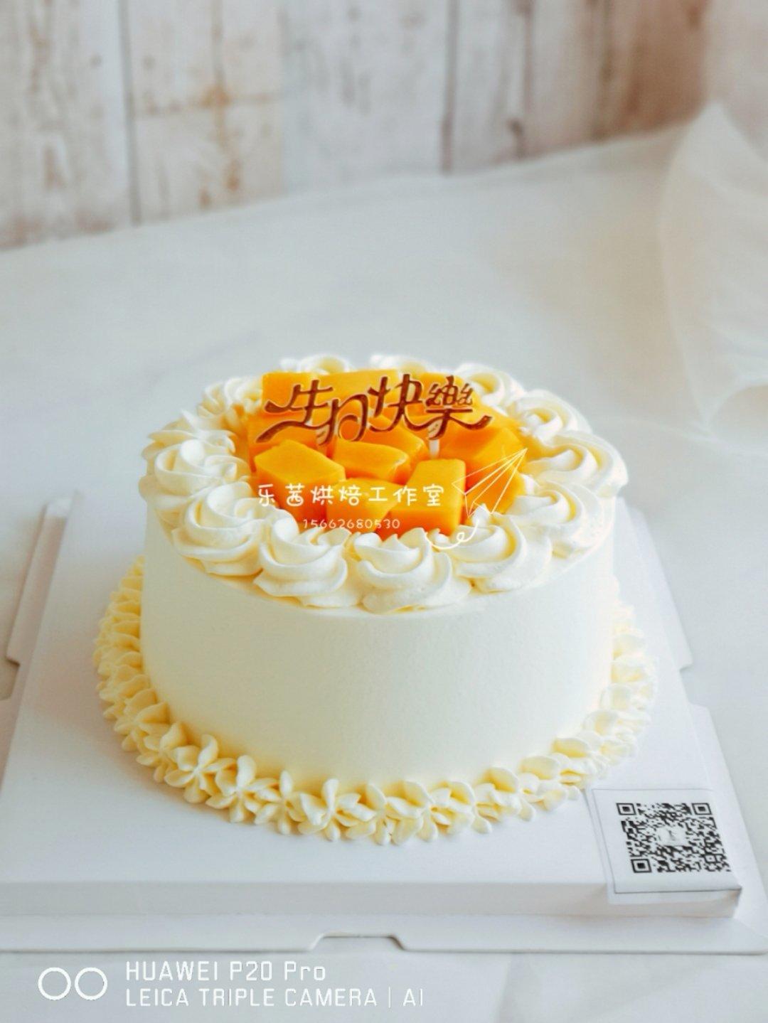 奶油水果装饰蛋糕