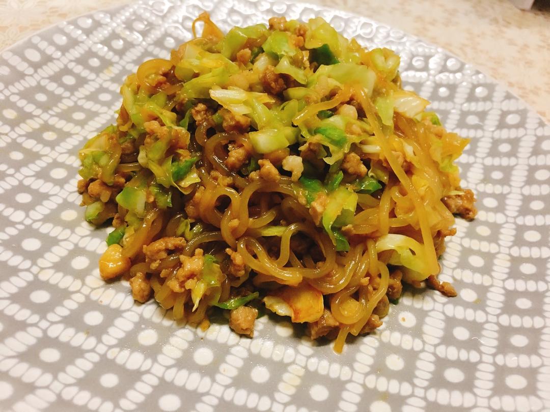 包菜粉丝炒鸡蛋