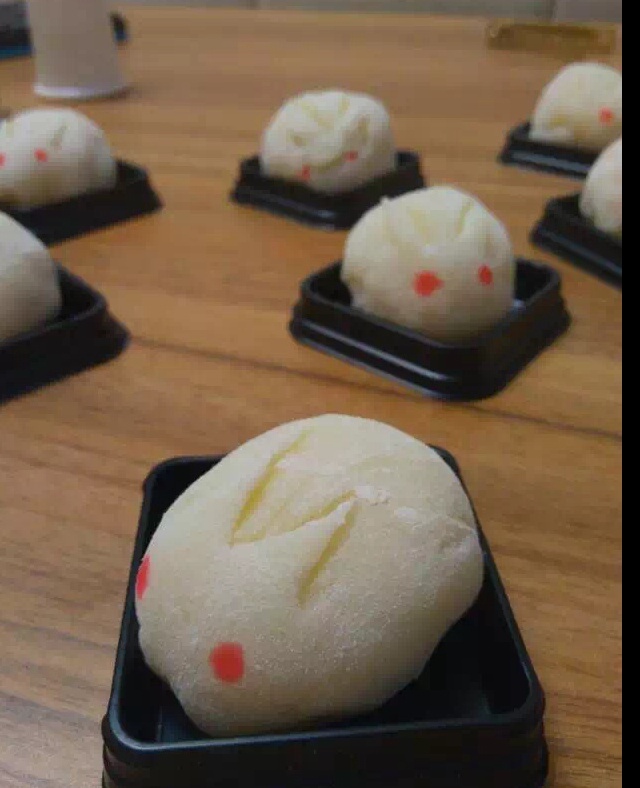 玉兔雪月饼