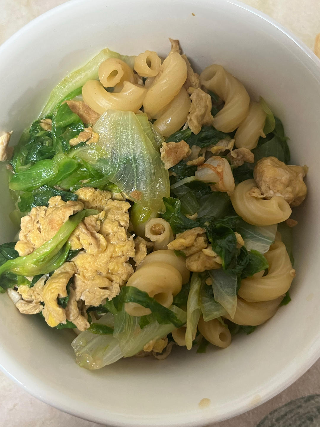 鸡蛋生菜炒意大利面的做法