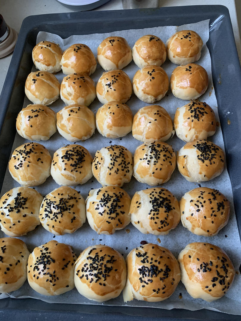 简单易做，层层开酥的蛋黄酥