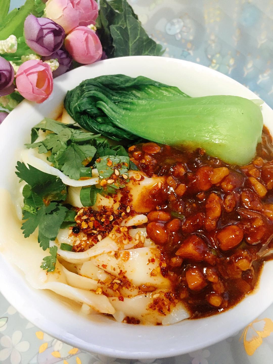 肉臊子干拌刀削面(我家版)的做法