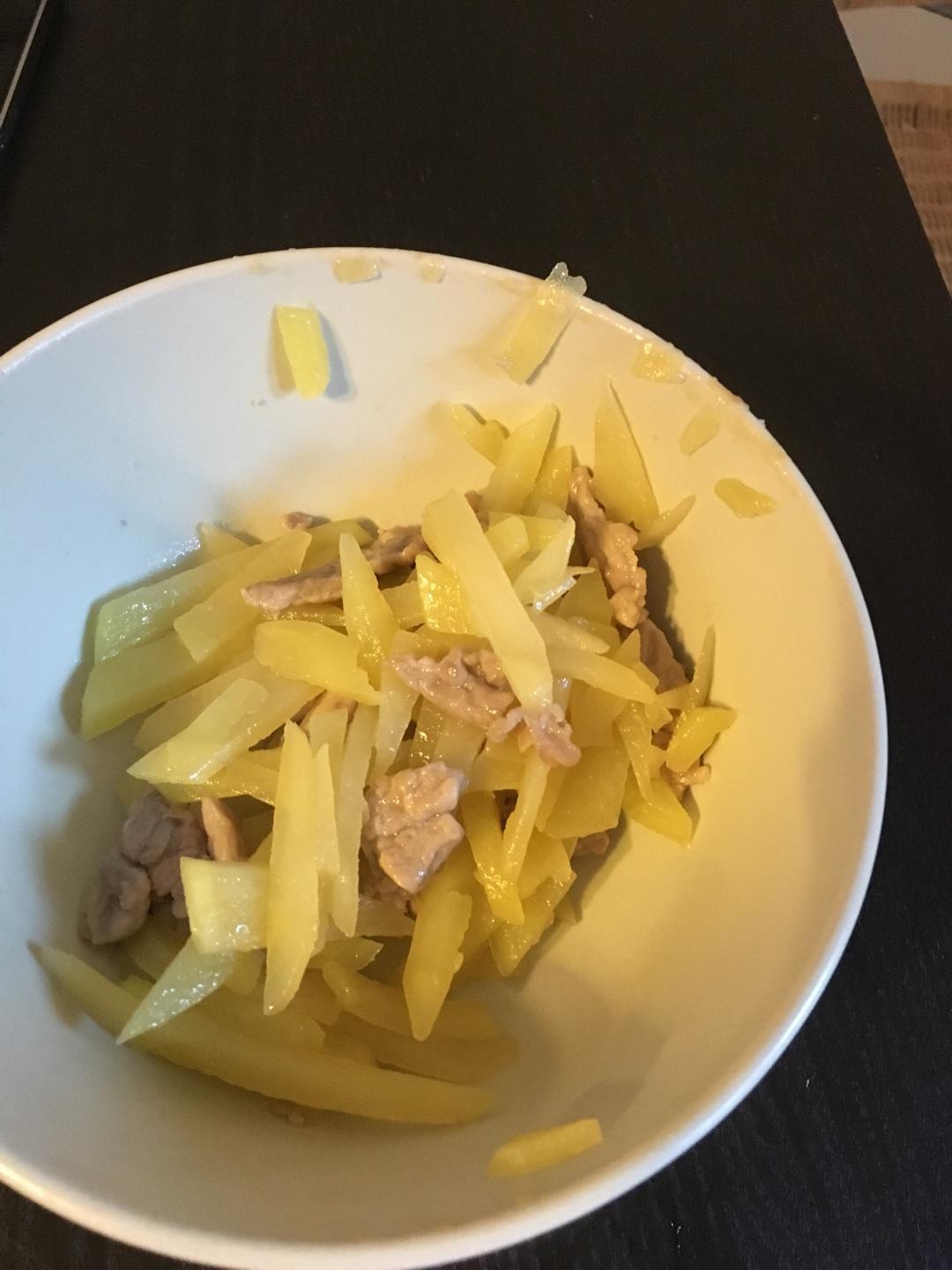 一个人在德国的单人菜：土豆丝炒肉丝