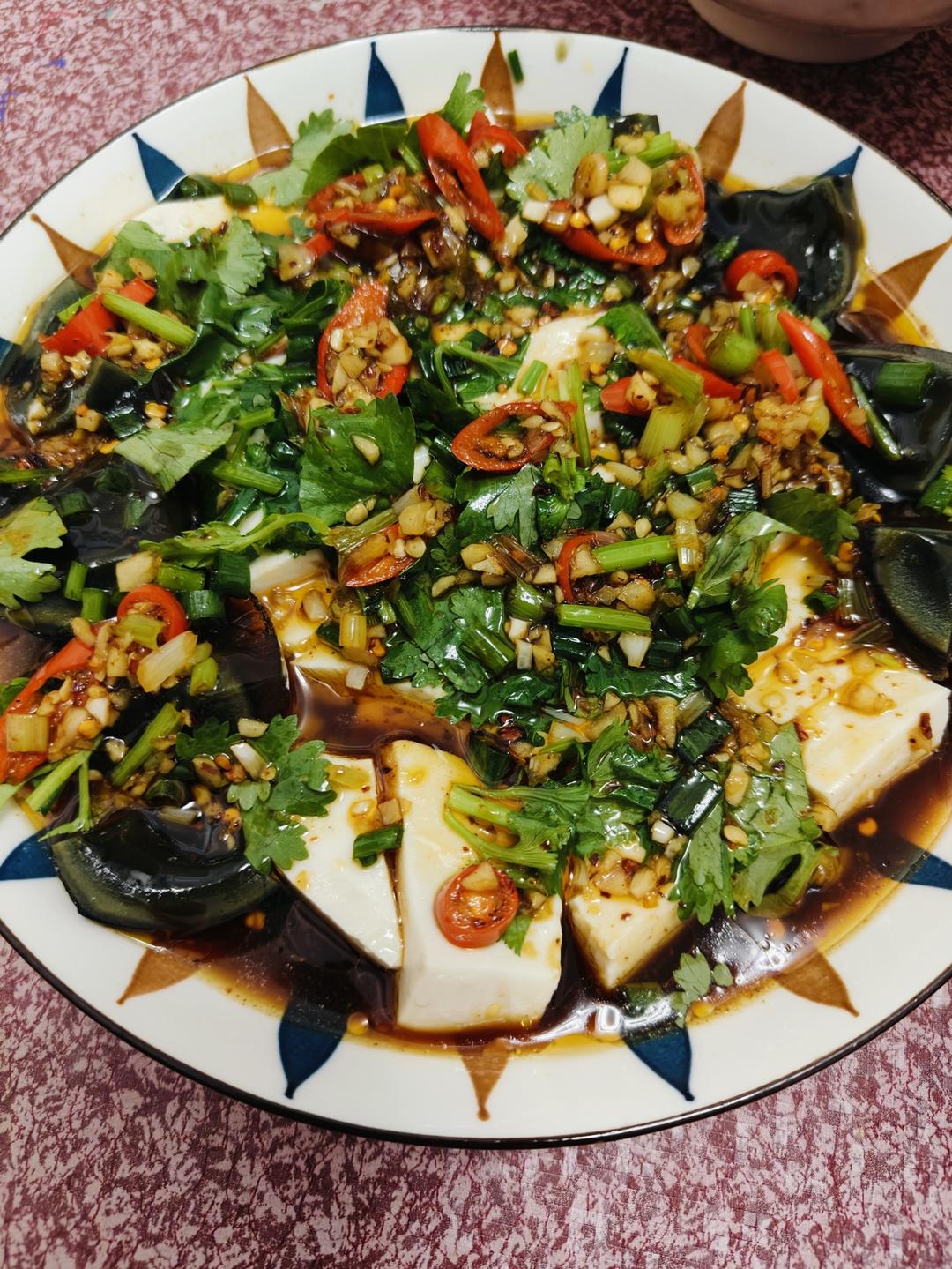 皮蛋拌豆腐