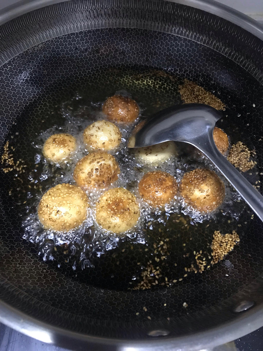 简版油炸空心麻团（糯米或面粉团）