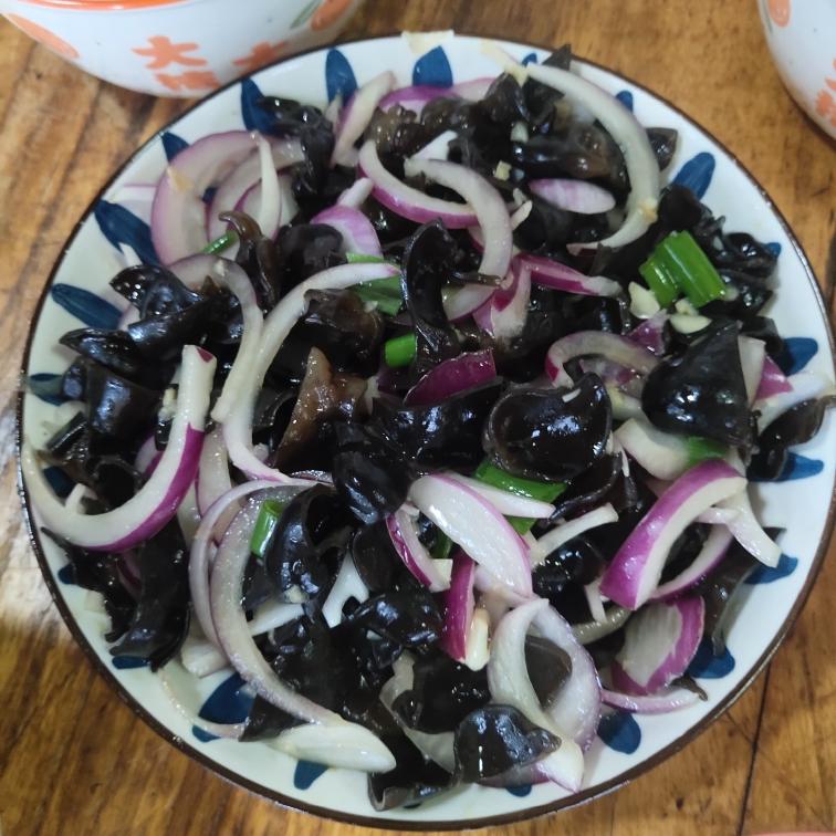 凉拌洋葱木耳