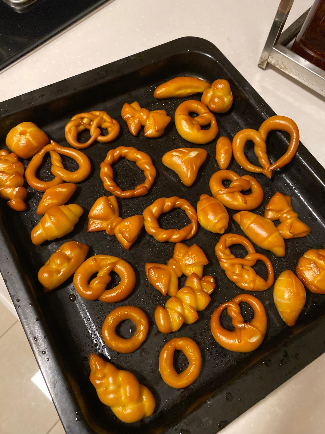 自制迷你碱水面包挂件🥨