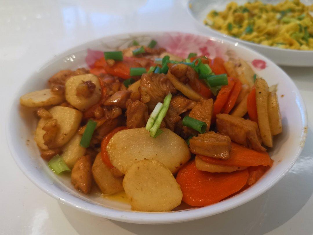 蒜香胡萝卜麻山药炒肉