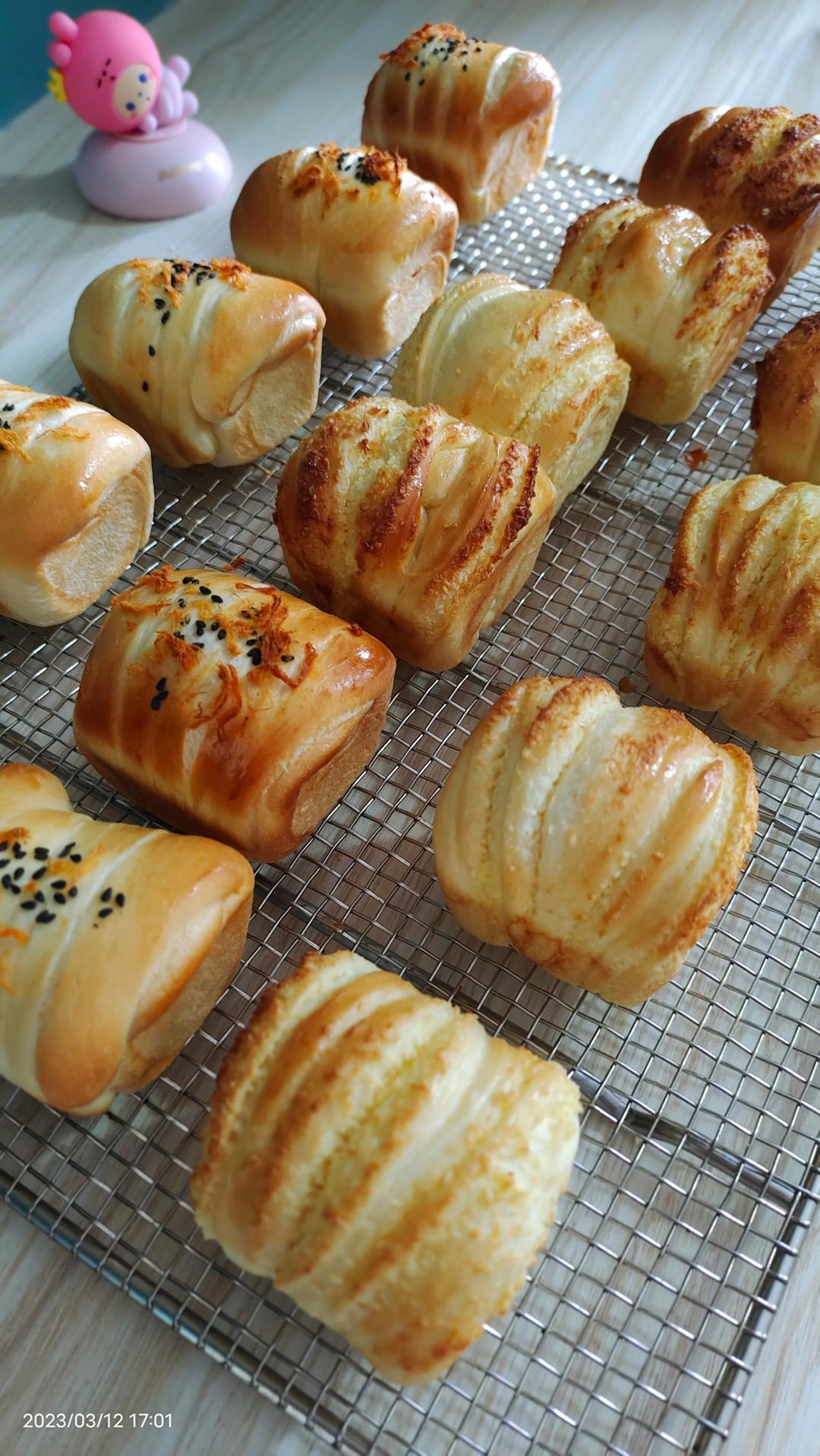 奶香椰蓉小面包