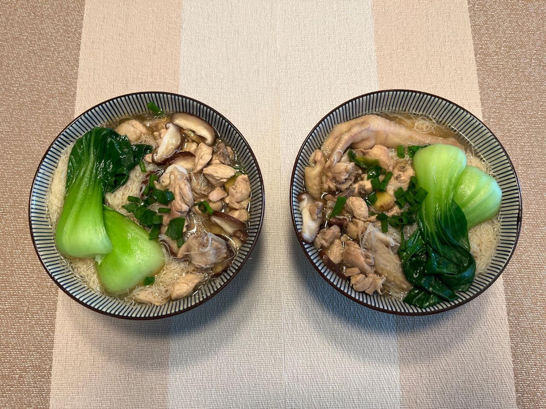 香菇炖鸡面