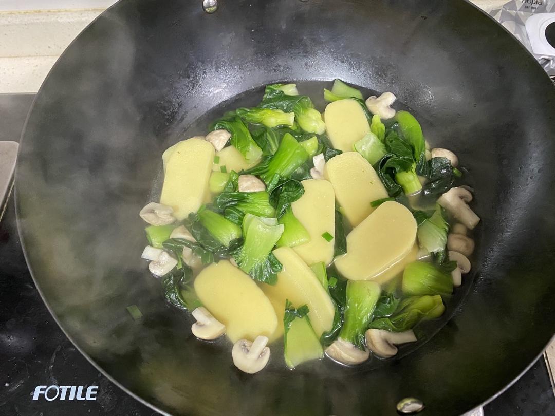 【白菜肉丝年糕汤】