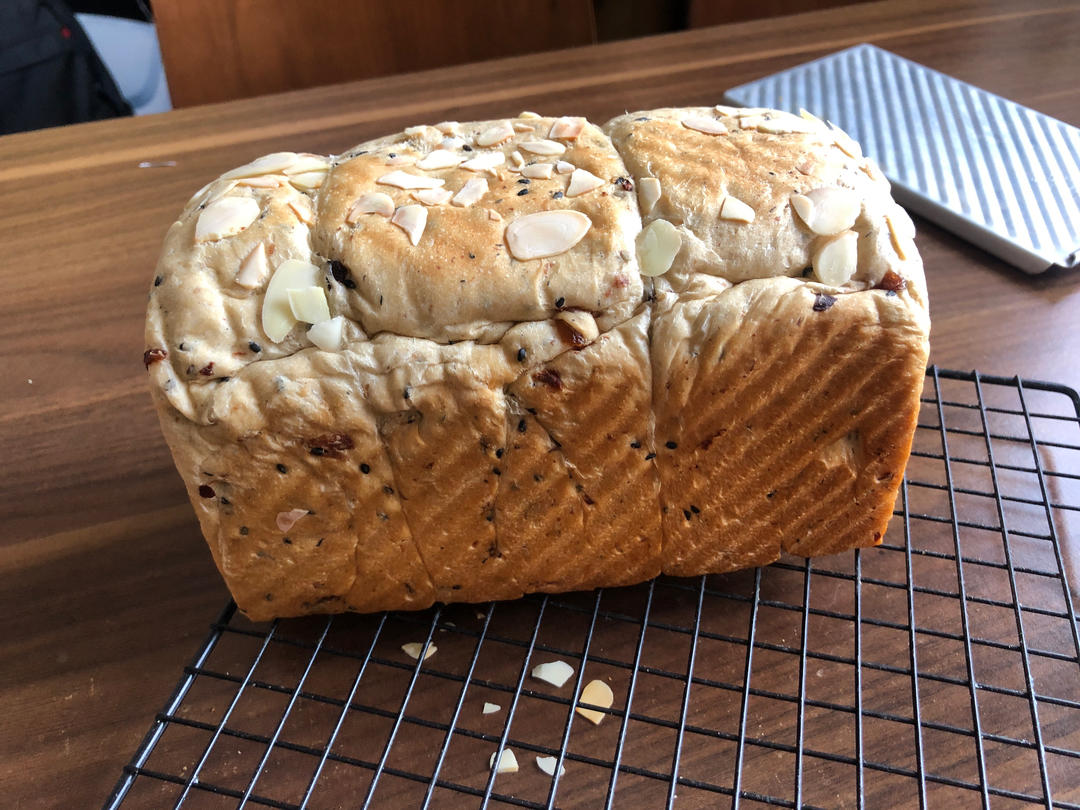 《Tinrry+》软绵绵的白吐司