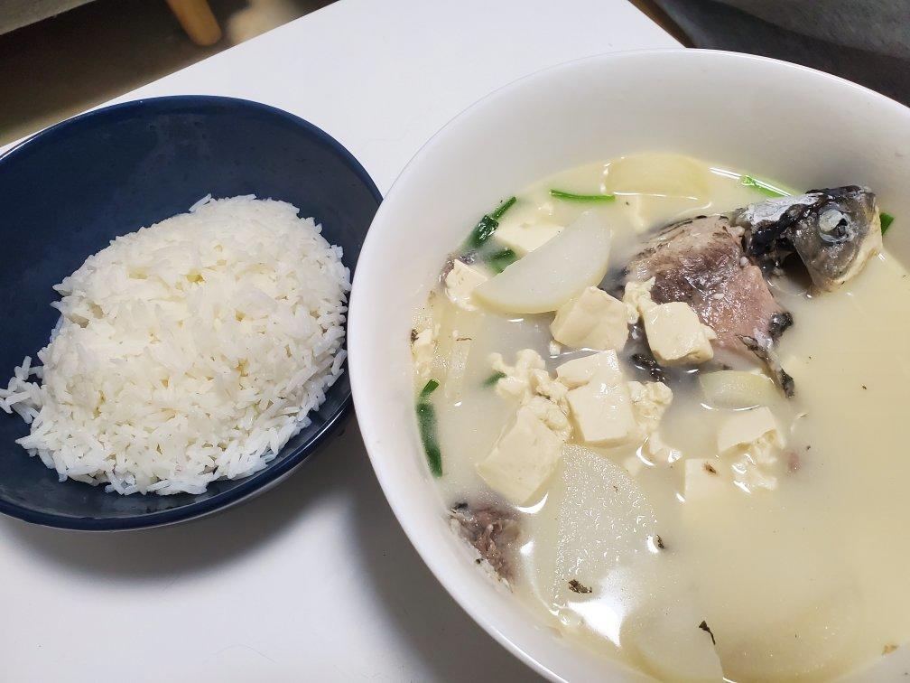奶白鲫鱼豆腐汤|一条鱼最后的温柔