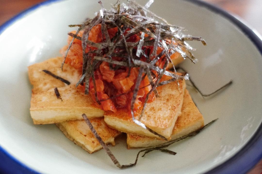 煎豆腐配泡菜海苔