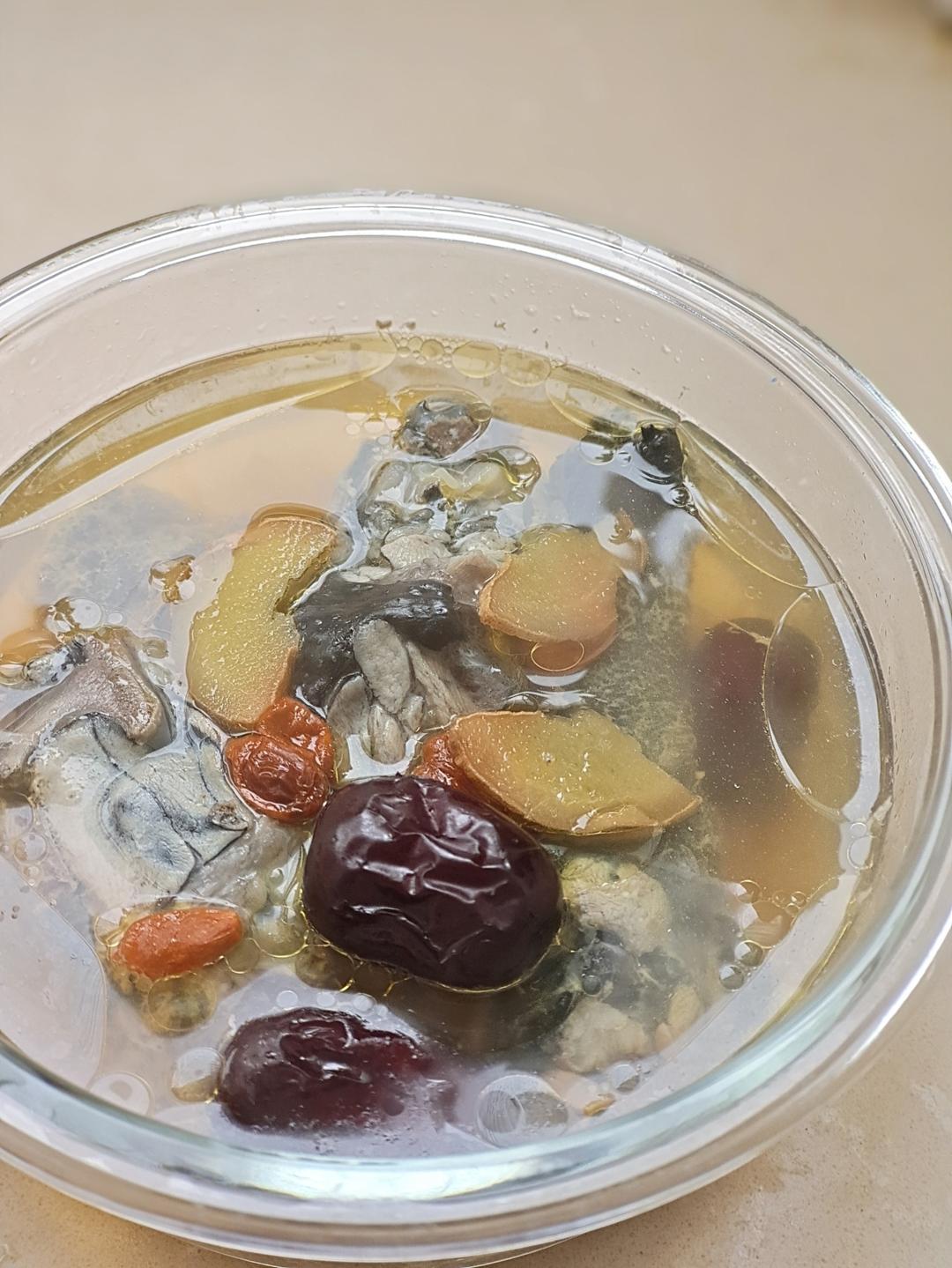 懒人·清蒸红枣乌鸡汤！真营养只洗一个碗！