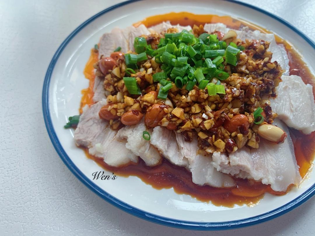 厨师长教你：“蒜泥白肉”的家常做法，看的口水直流