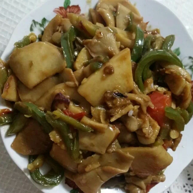 青椒素炒杏鲍菇