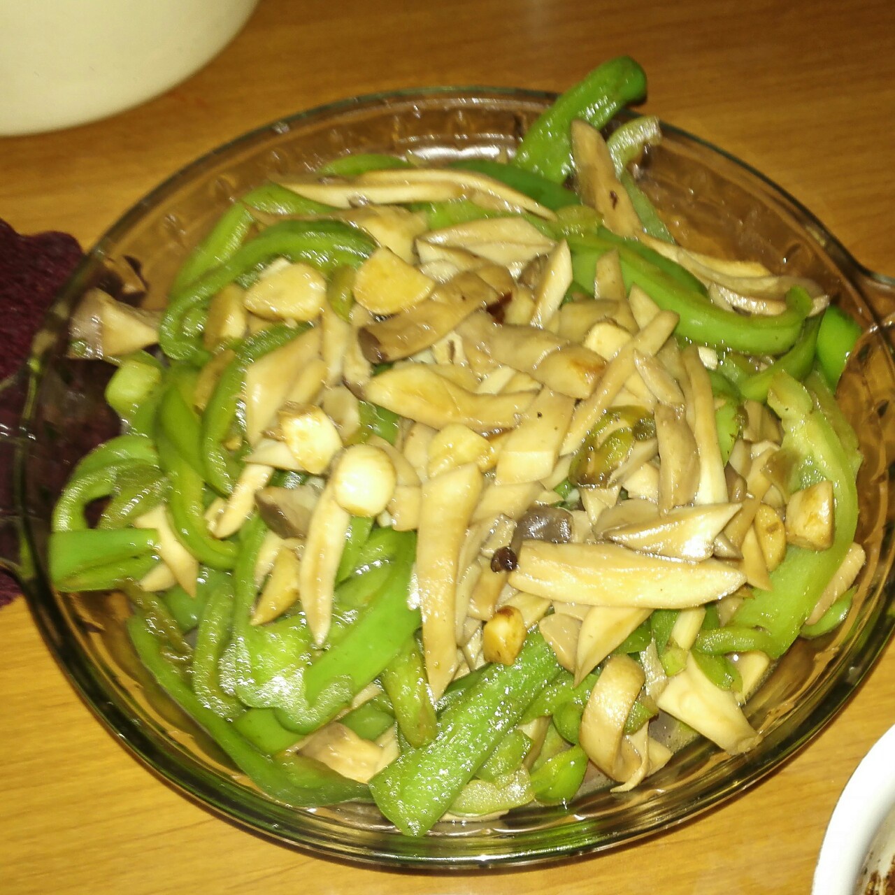 青椒素炒杏鲍菇