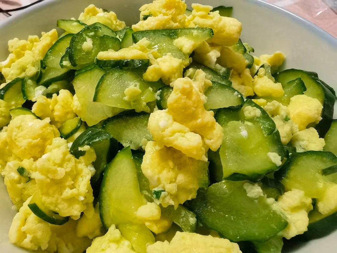 黄瓜木耳炒鸡蛋