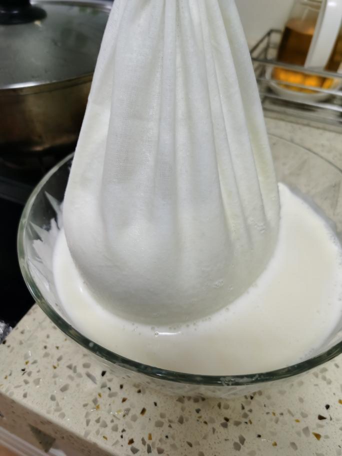 家庭自制豆花（石膏版，比内脂做的好吃太多）的做法 步骤4