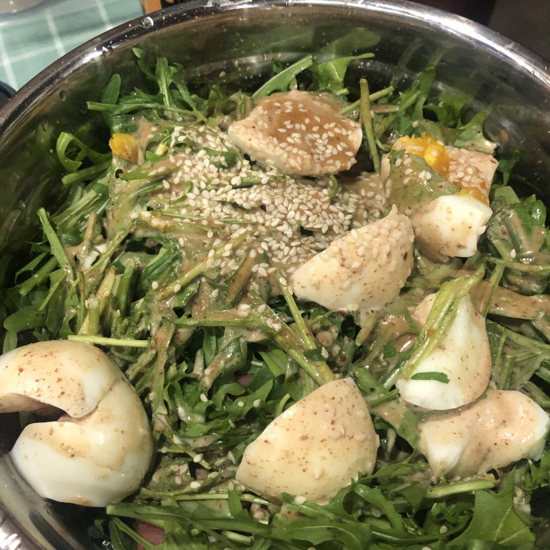 冲神饭做的芝麻菜沙拉