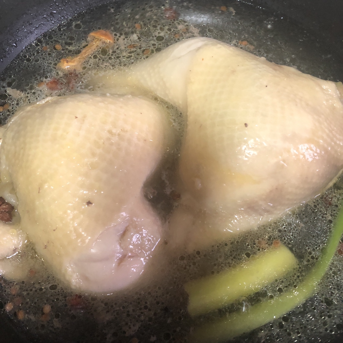 【私房菜】佐酒佳品之麻辣手撕鸡的做法 步骤1