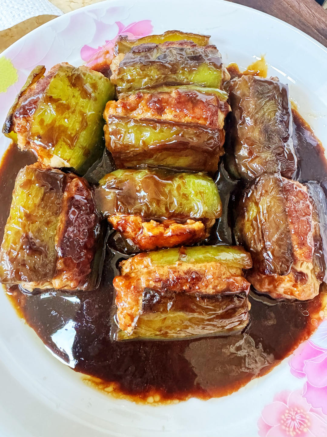 下饭菜“青椒酿肉”，香糯多汁鲜嫩下饭