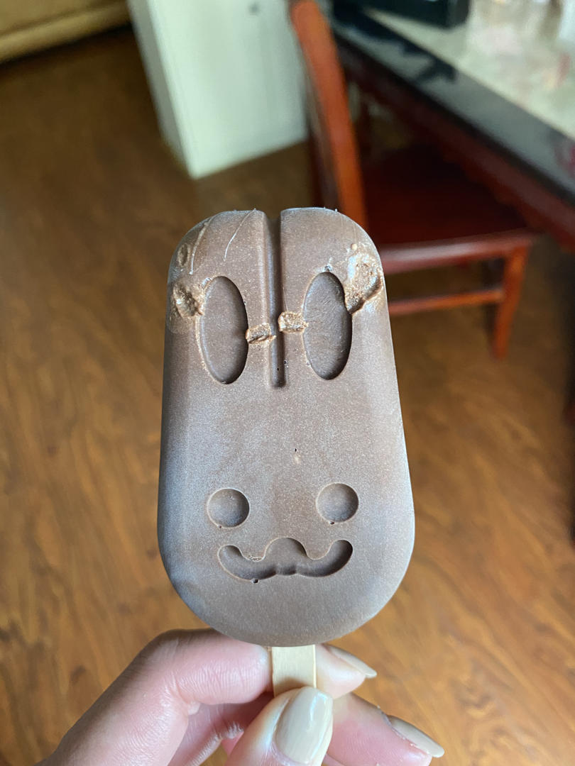 黑巧克力冰淇淋