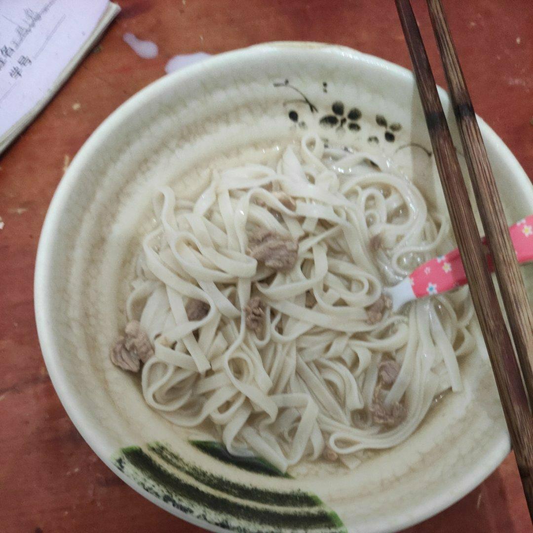 家常肉丝面