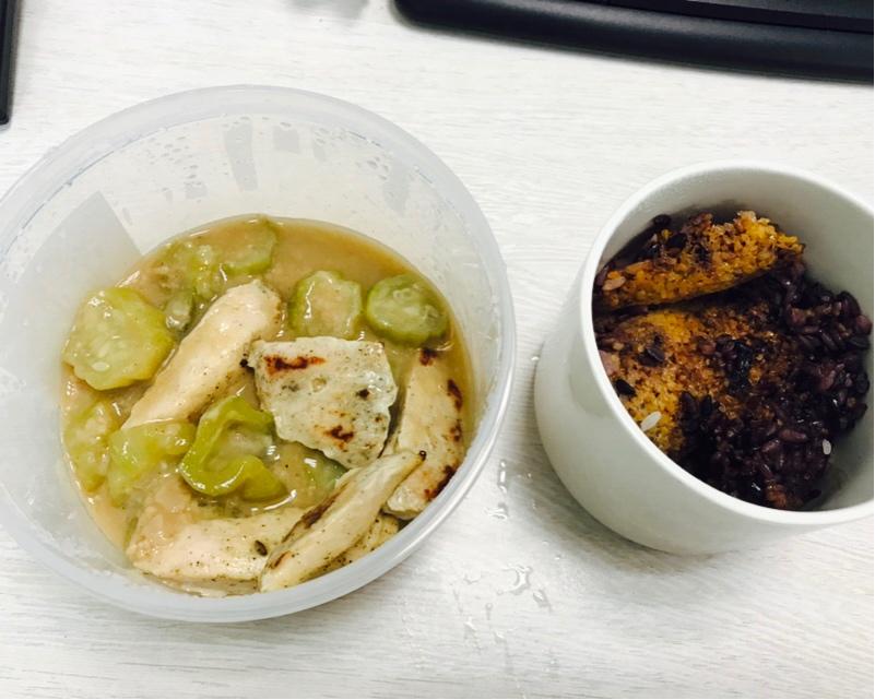 周周今天吃什么。