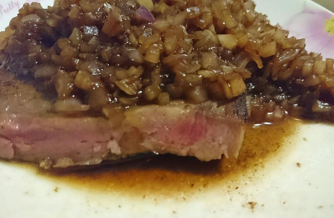 食戟之灵-- 夏里亚宾牛排盖饭