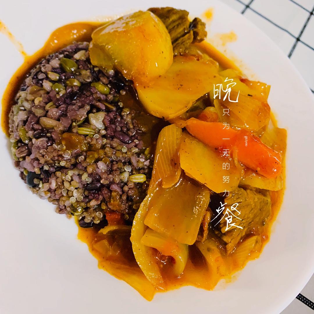 汤汁都要拌饭吃光，好吃到舔盘的红烩牛肉