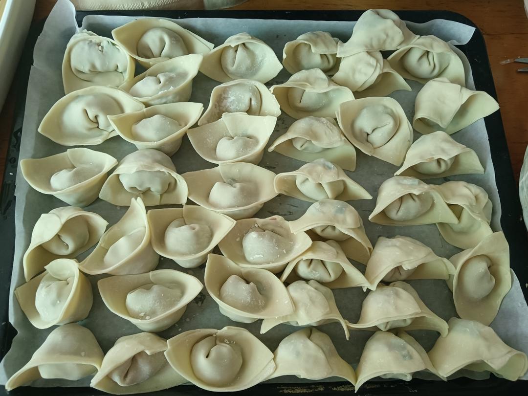 上海荠菜大馄饨