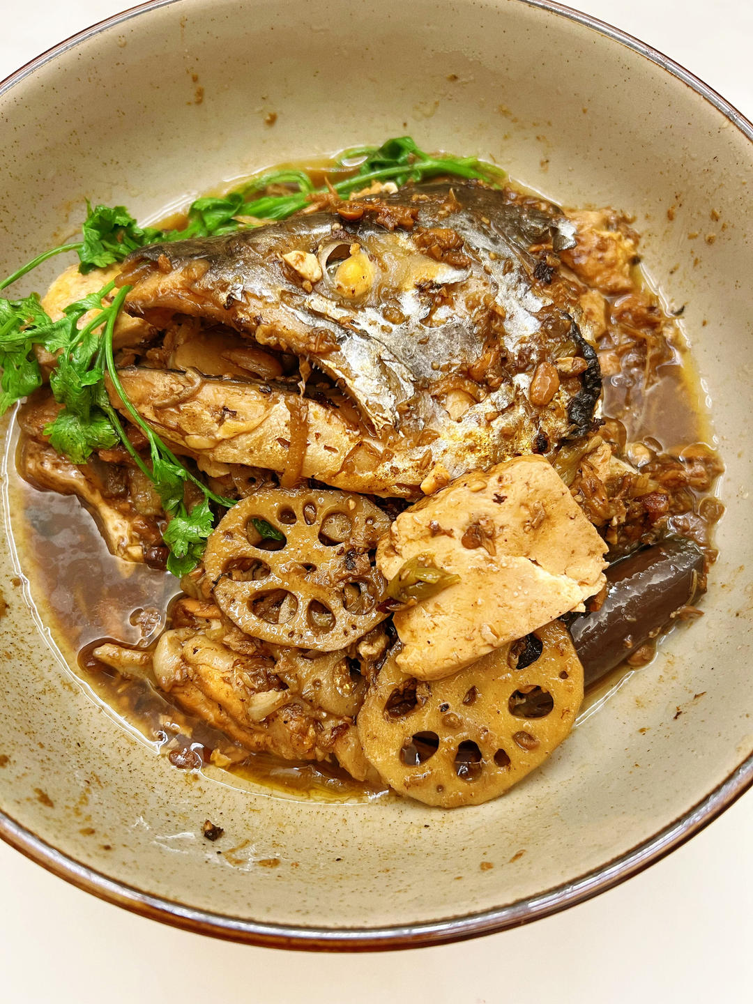 酱焖三文鱼头（拌饭绝配）