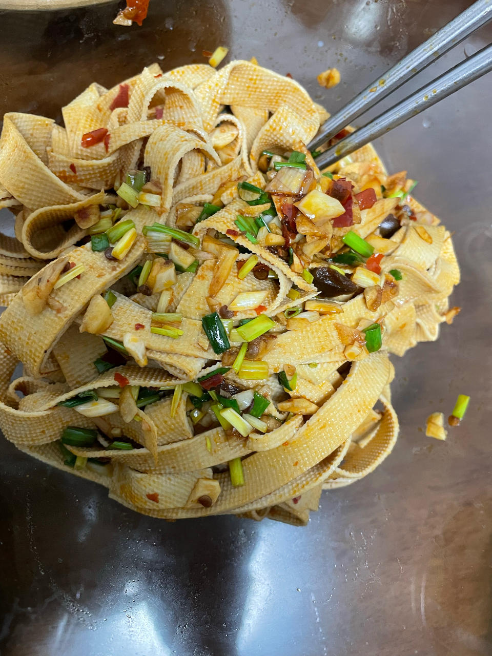我喜欢的下饭菜【浓郁葱香味的香辣百叶丝】