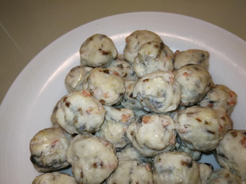 手制原味鲮鱼丸的做法