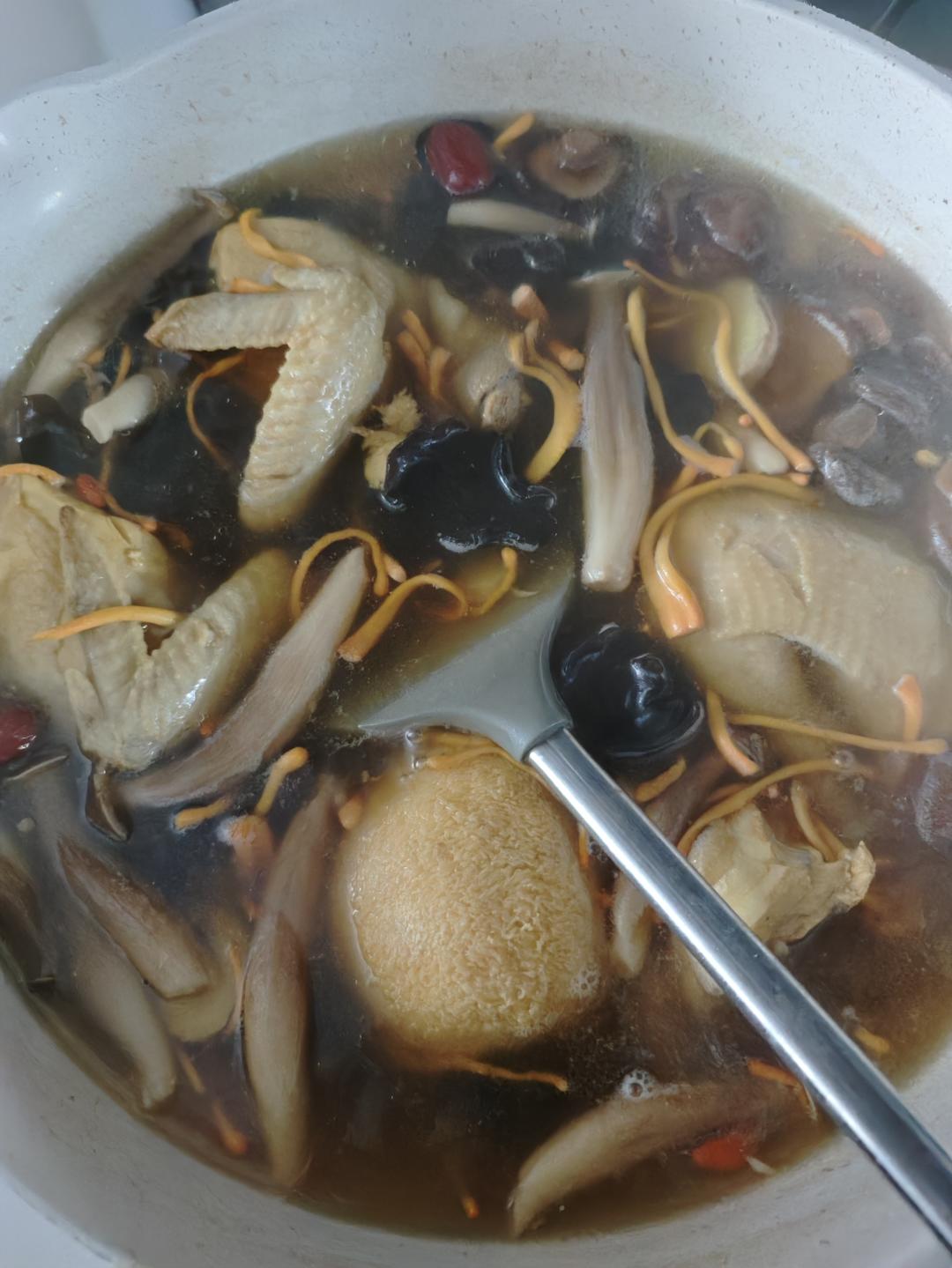 家常炖汤 小鸡炖蘑菇