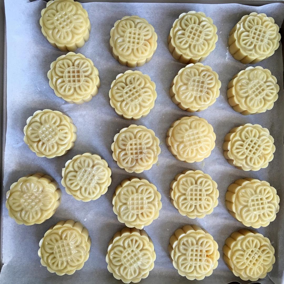 广式月饼—蛋黄莲蓉月饼