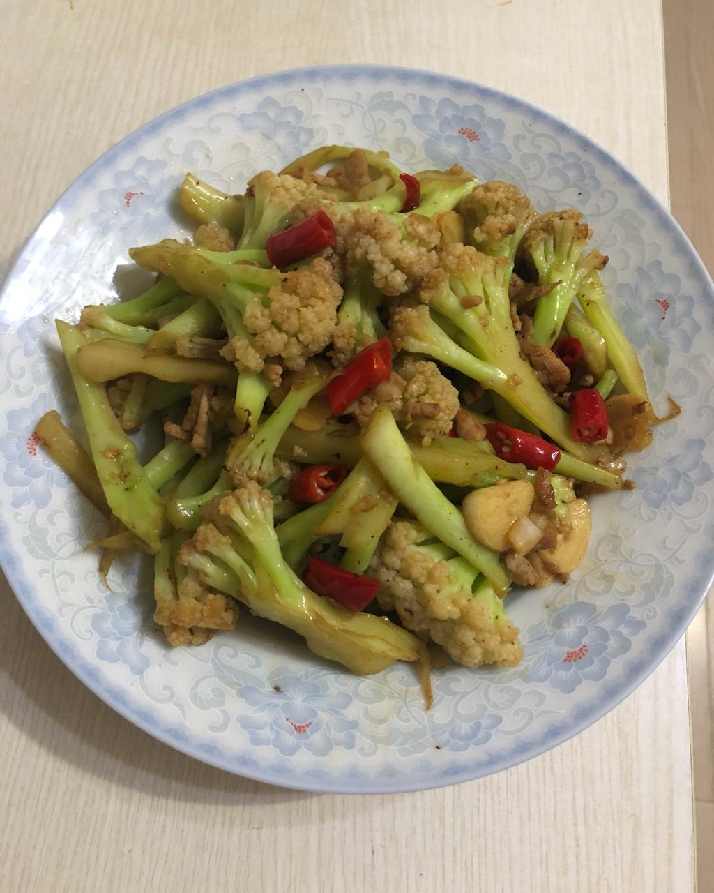 老丁的私房菜-干锅花菜