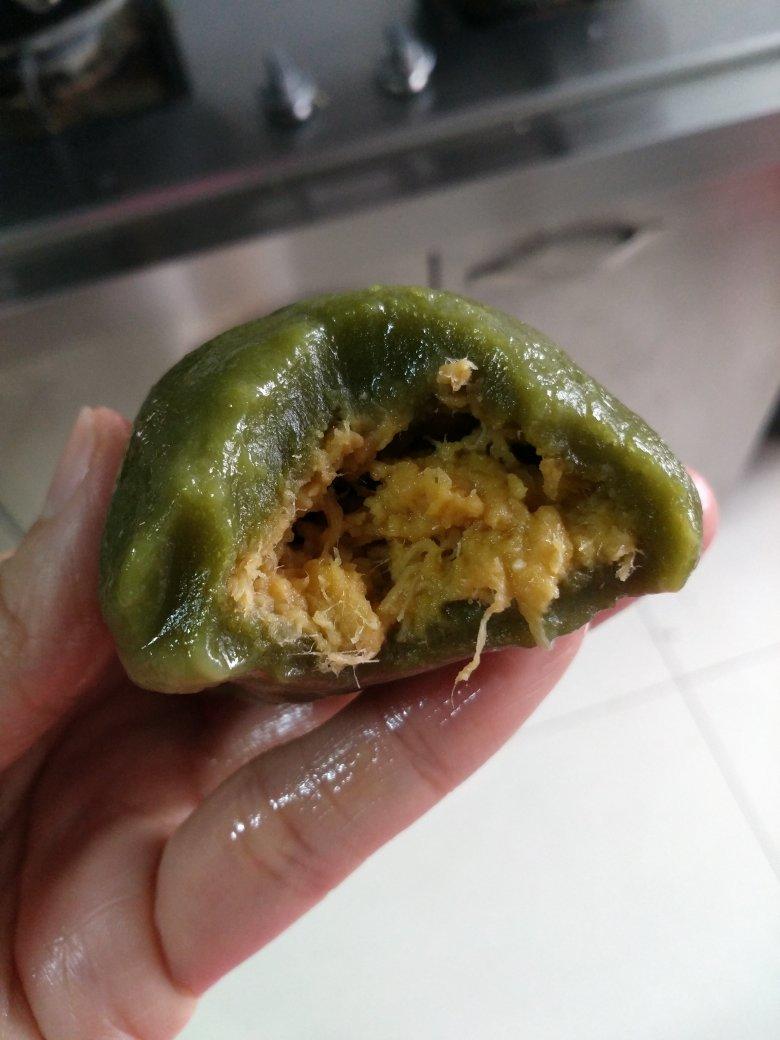 网红青团～～咸蛋黄肉松青团