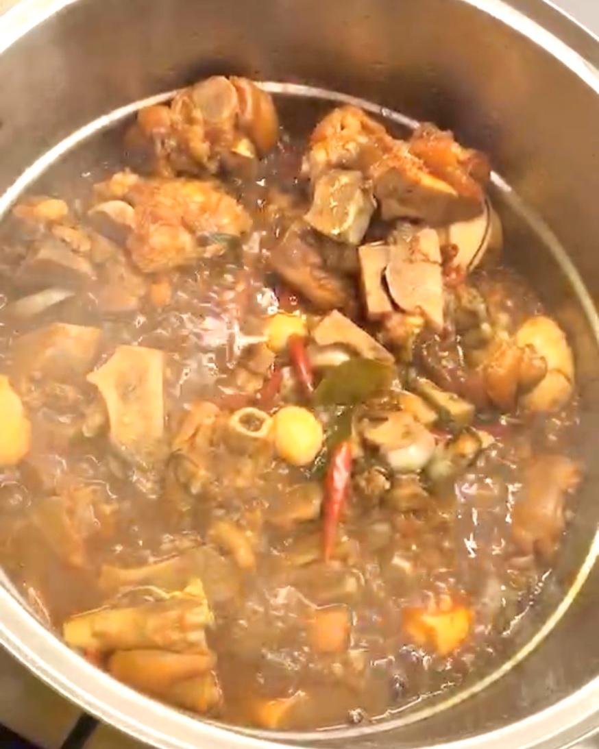 美味的家常菜：红烧猪蹄