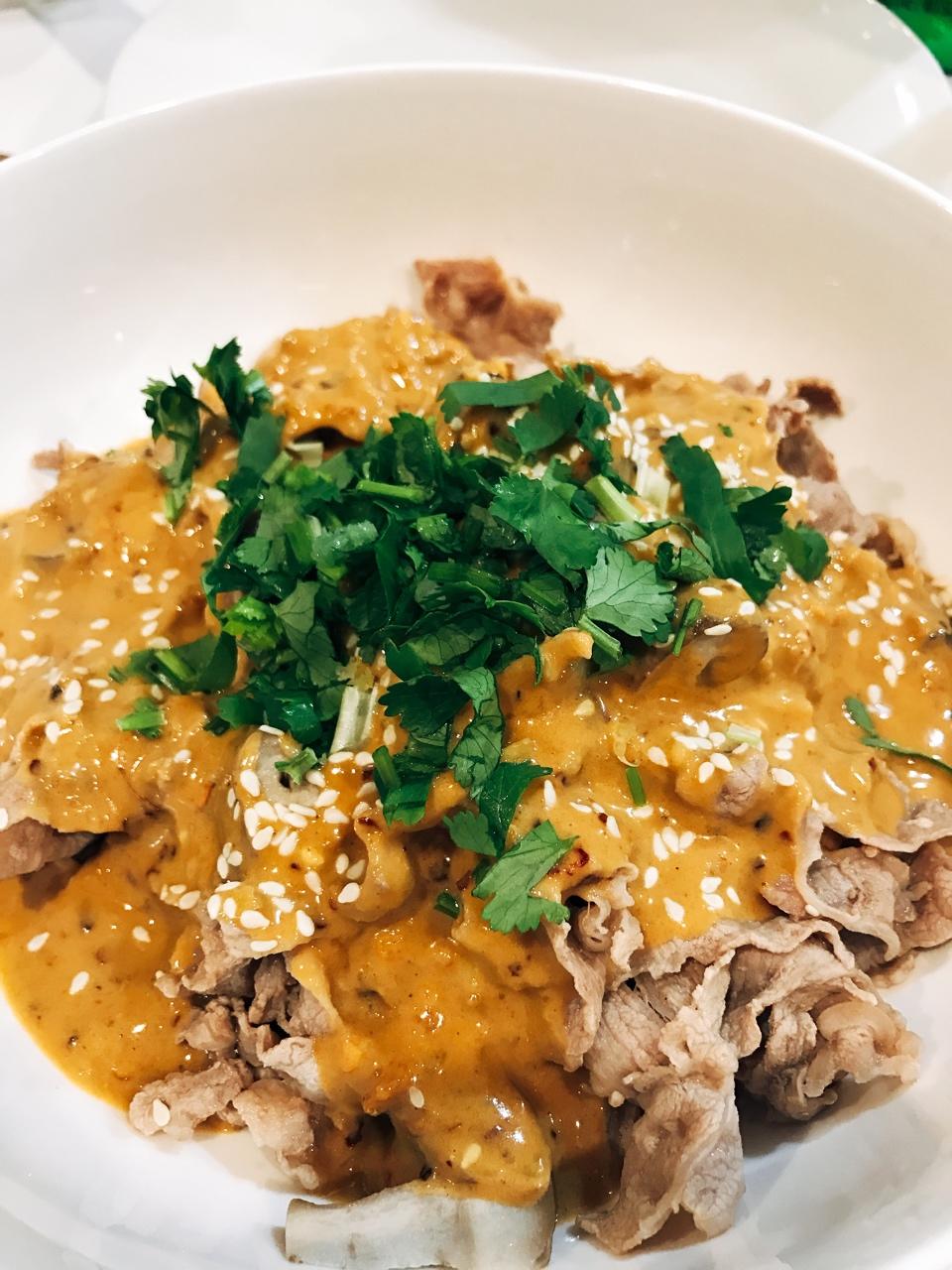 现金酱做的麻酱金针肥牛