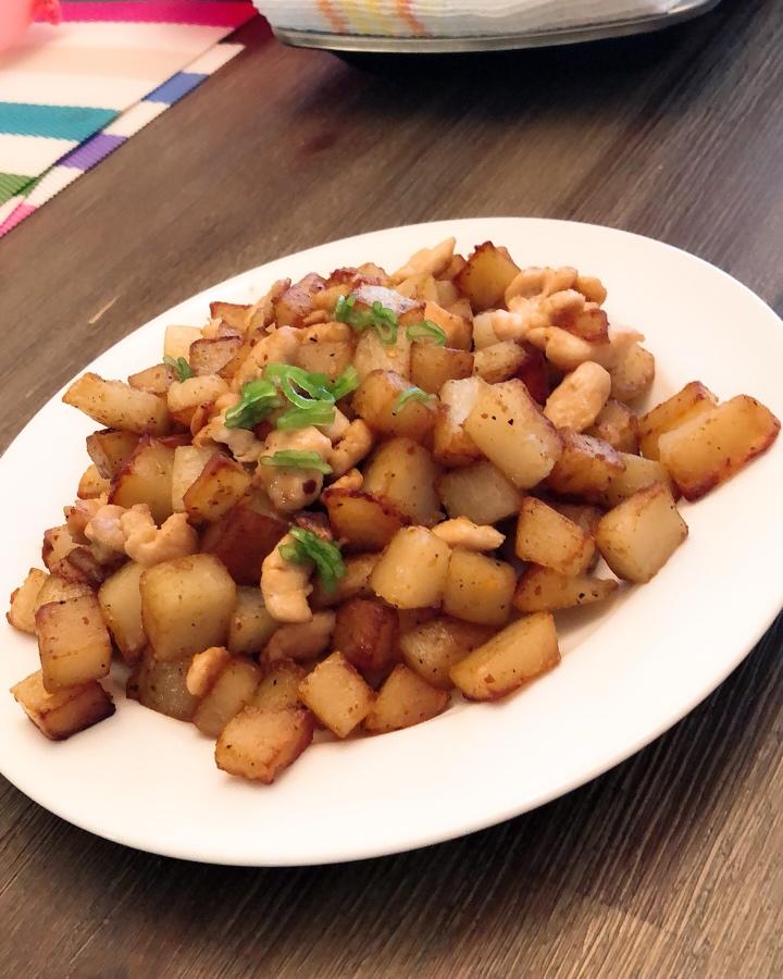 一道怎么做都好吃的干煎土豆鸡丁（红烧，咖喱，椒盐，孜然）