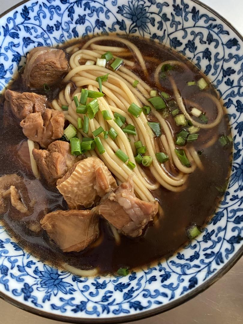 【红烧羊肉煨面】