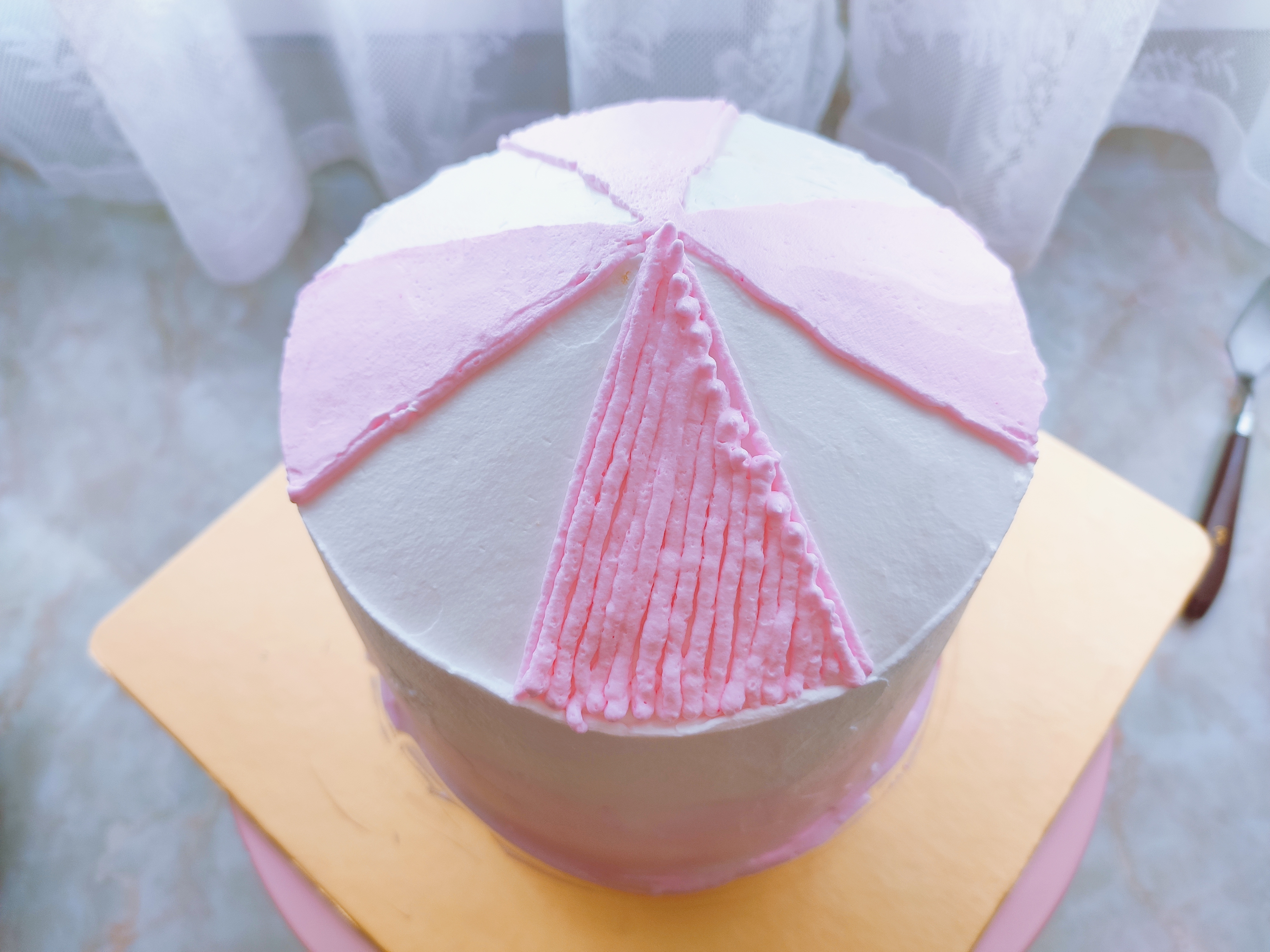 旋转木马生日蛋糕（全蛋海绵蛋糕胚）的做法 步骤26