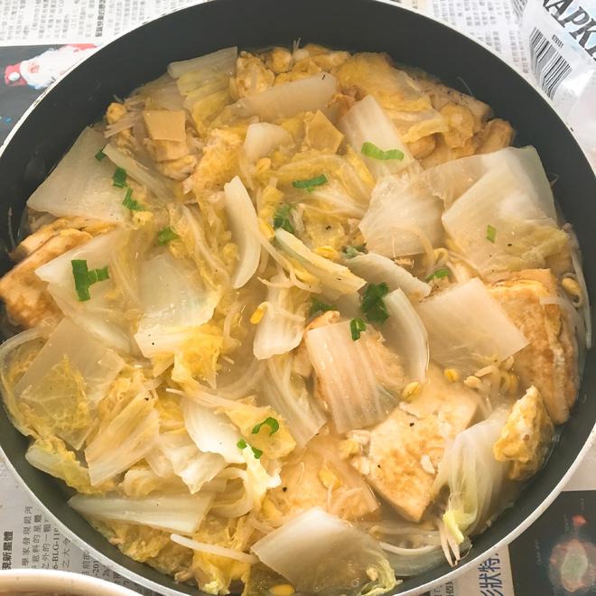 白菜鸡蛋豆腐锅的做法
