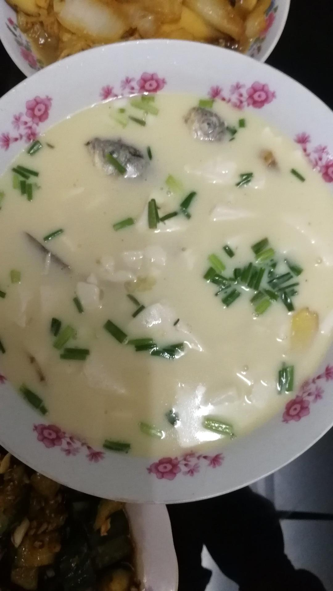 奶白鲫鱼豆腐汤|一条鱼最后的温柔