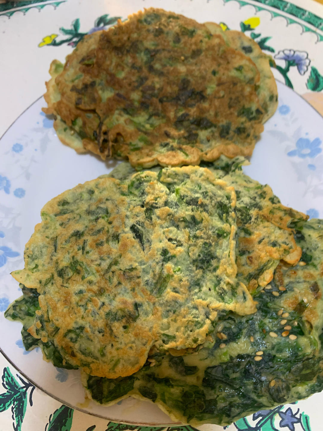 芹菜叶鸡蛋饼～低脂减肥蔬菜饼