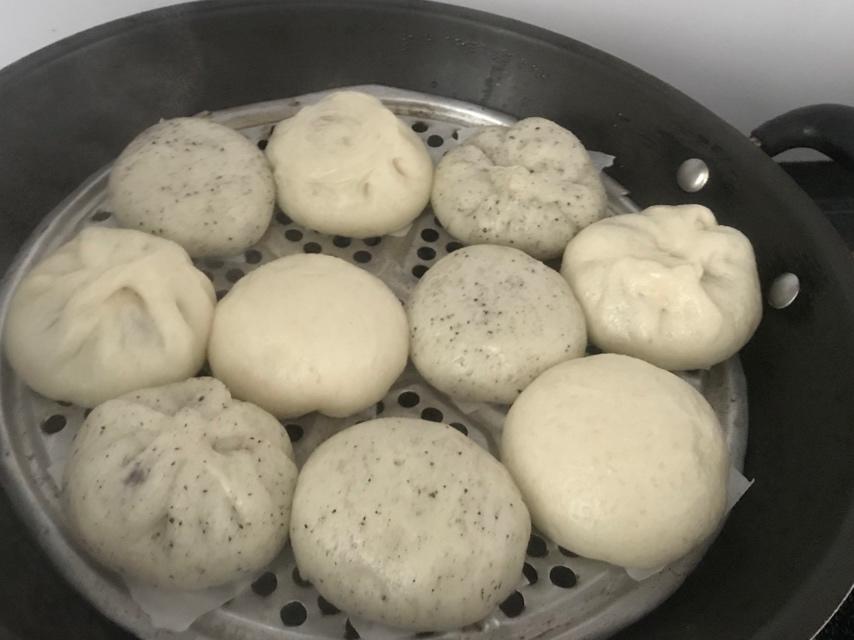 暄软可口的豆沙包