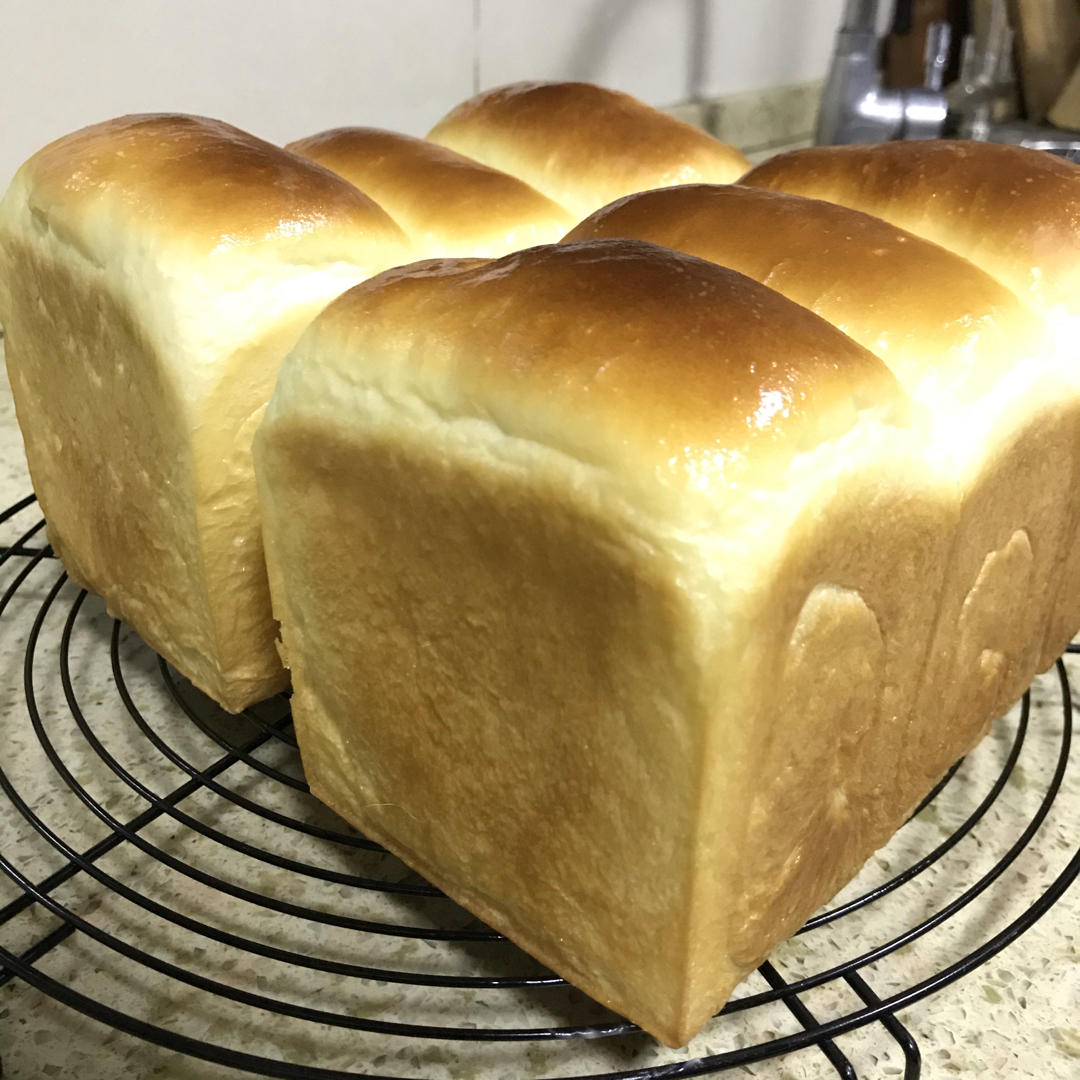 鲜奶液种超熟吐司